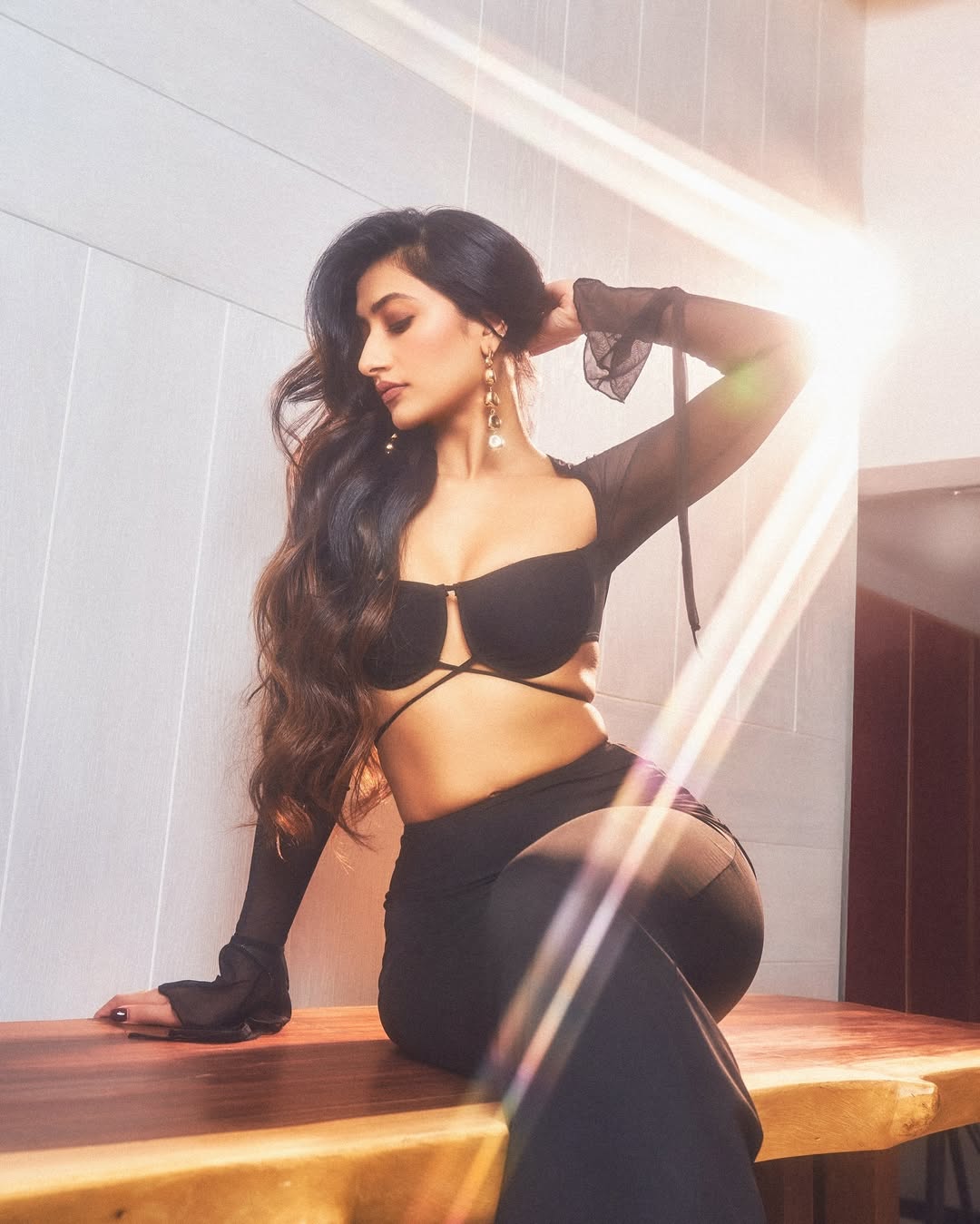 Must-See Dhanashree Verma Hot &...