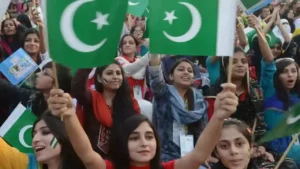 Viral News: पाकिस्तान के 25 करोड़ लोग मरे भूखे! फिर भी रक्षा मंत्रालय ने कर दिया ये घटिया काम, जानें जल्दी