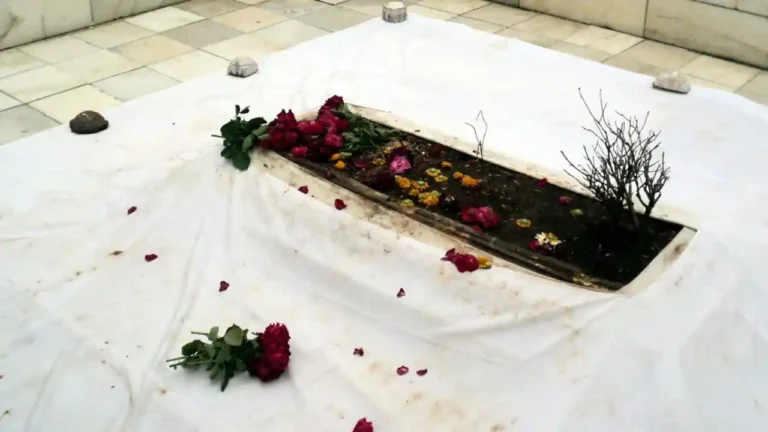 औरंगजेब की कब्र को लेकर महाराष्ट्र के बाद इस राज्य में मचा घमासान, क्या देश में मचेगा बवाल?