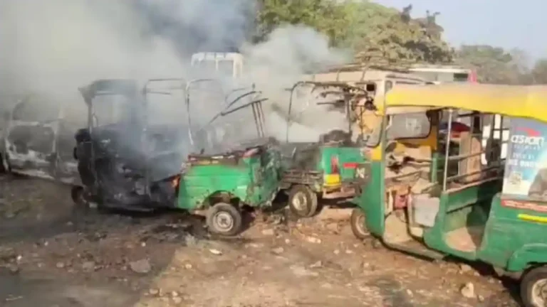 Agra Vehicles parked in ISBT premises catch fire