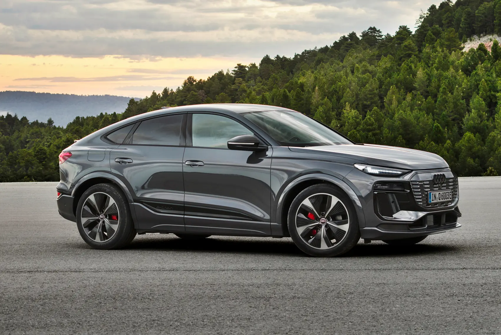 Audi Q6 e-tron: Electric