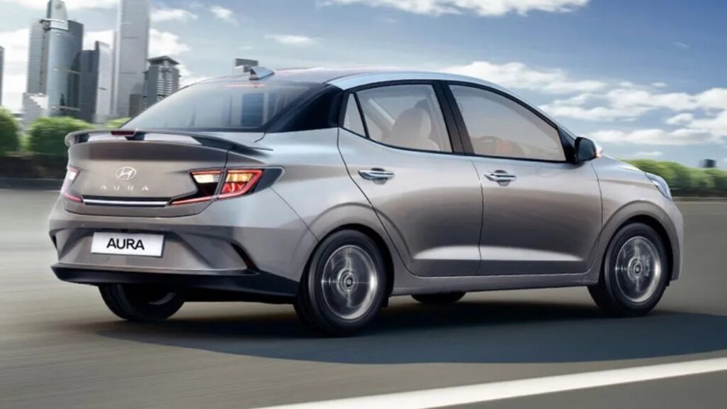 Hyundai Aura CNG EMI Plan: जानिए कितनी होगी आपकी मंथली किस्त