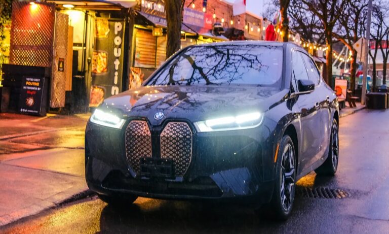 BMW iX 2025: Luxury Electric SUV With Flagship Features