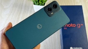 But Motorola G35 Under 9999 With128Gb Stroage And Excellent Camera