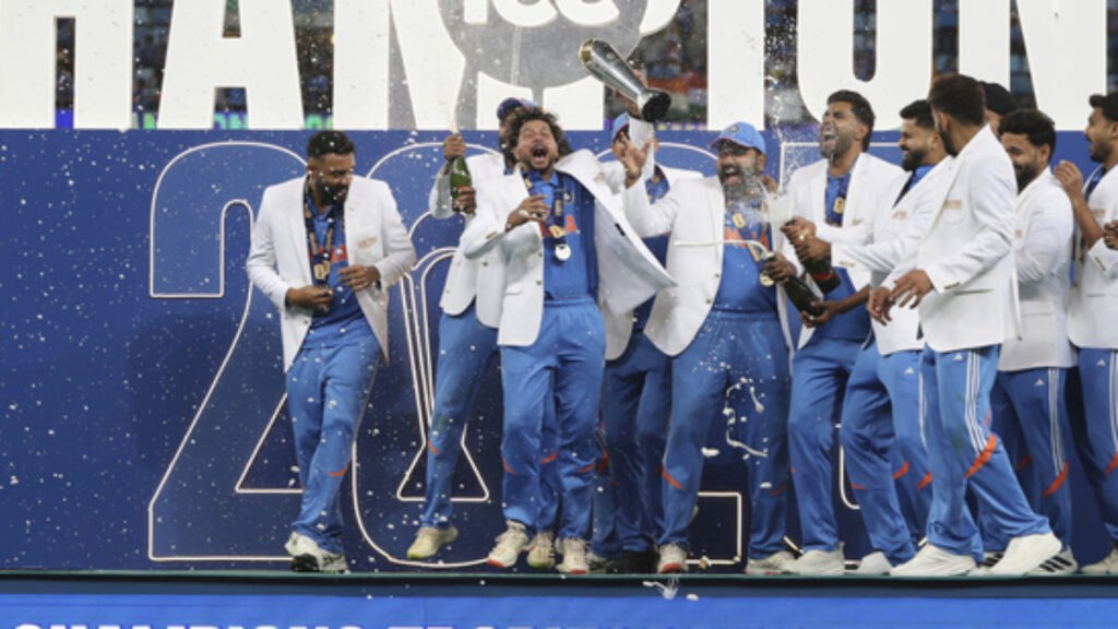BCCI has announced that crores of rupees will be showered on the Indian team that wins the Champions Trophy