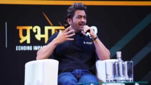 Neither Hindi nor English, Dhoni likes to listen to commentary in this language