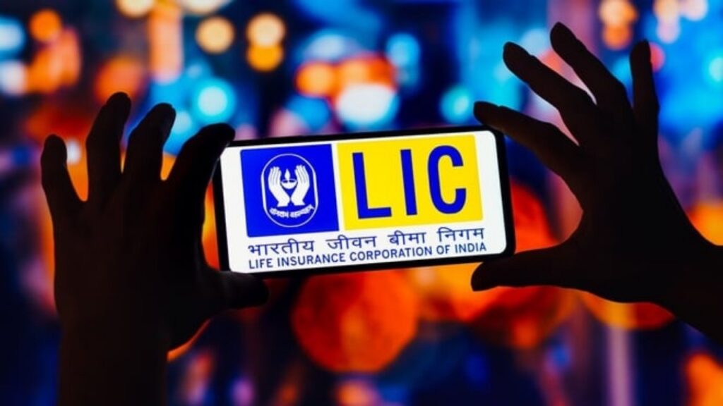 Once money is deposited in this scheme of LIC, pension is received for life!