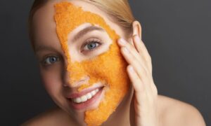 इस फल का छिलका इस्तेमाल करने से हो जाएंगे गोरे, सीख लें इसका फेस पैक बनाना