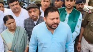 Bihar Politics: तेजस्वी ने लगाया CM नीतीश पर गंदे इशारे करने का आरोप, कहा अब इनकी स्थिति सरकार चलाने वाली नहीं है