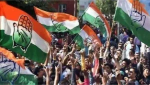 कांग्रेस कार्यकर्ताओं ने किया शर्मसार वाला काम, हिंसा की लगी आग, जानें यहां पीछे की वजह