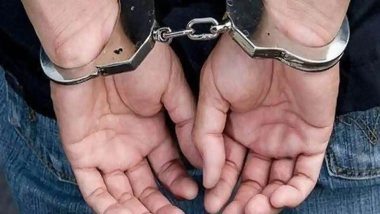 थाने पर बरसा लोगों का...