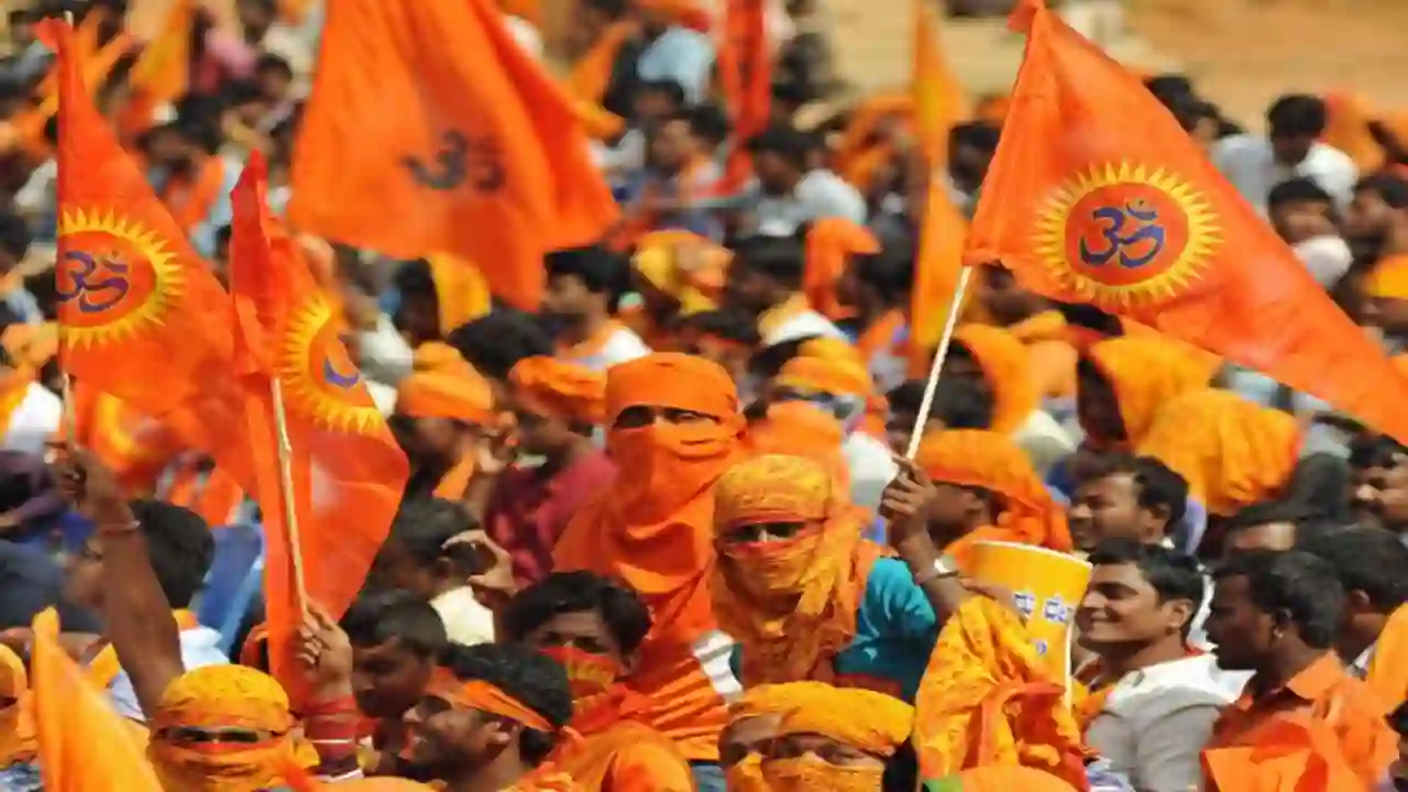 हिंदुओं पर दिया विवादित