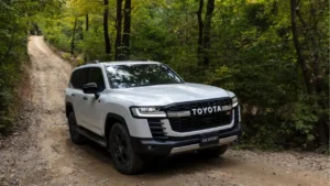 2026 Toyota Land Cruiser 300 Unveiled in Japan, Major Tech Upgrades Instead of Engine & Cosmetic Changes!