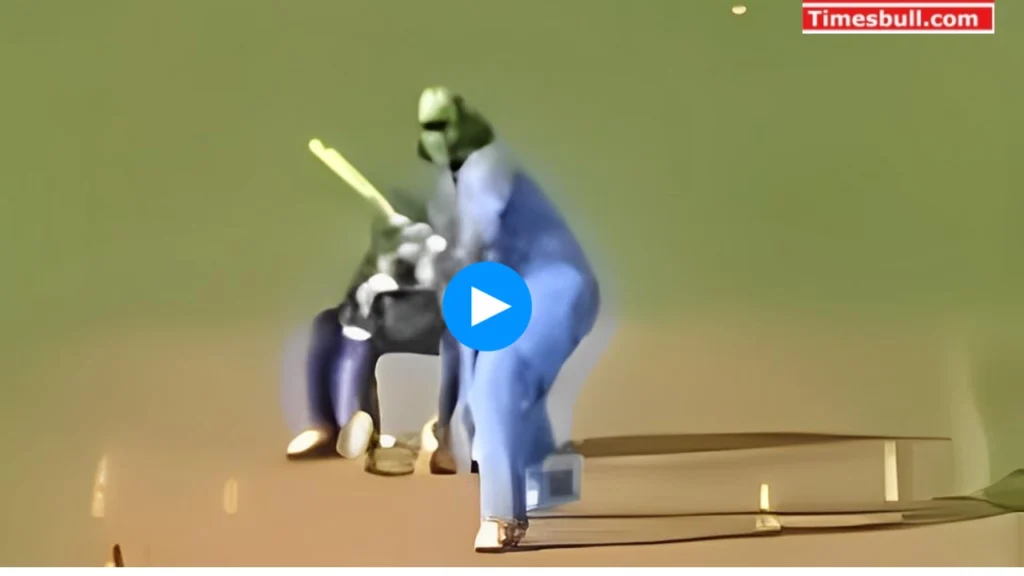 Watch:MS Dhoni’s Monster Six Leaves the Stadium, A Shot to Remember!