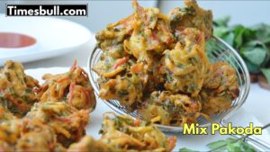 Mix Pakoda Recipe : Crispy & Spicy Holi Special Pakoda , Easy Recipe in Minutes