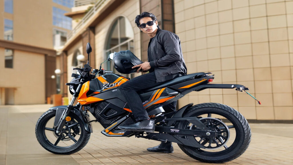 Bike Tips: बाइक चलाते समय इन बातों को रखें ध्यान! जिंदगी में कभी नहीं होगी सड़क दुर्घटना