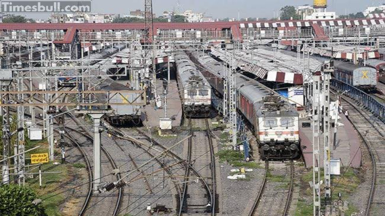 Indian Rail: Refund request to...