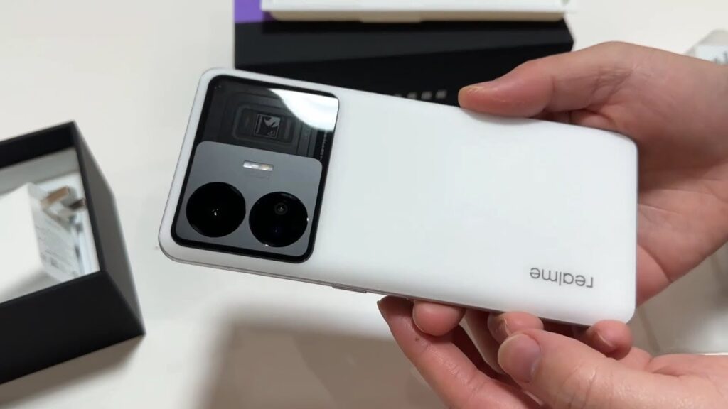 Realme GT Neo 5 vs Motorola Moto G100: Which One Delivers the Best Performance?