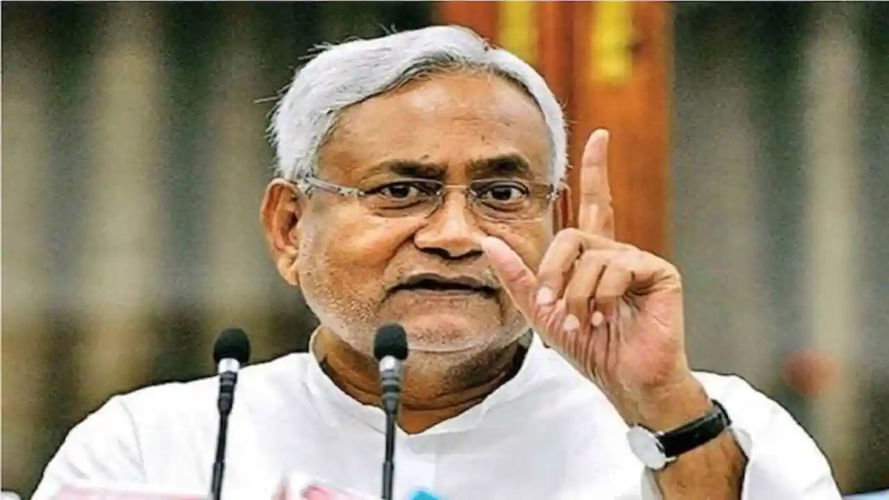 SP is furious over the viral video of CM Nitish Kumar