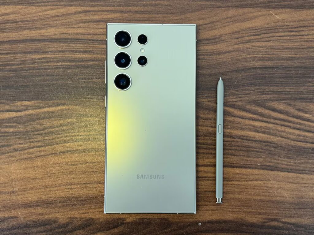 Galaxy S25 Ultra: 200MP Camera, Snapdragon 8 Elite & 120Hz Display