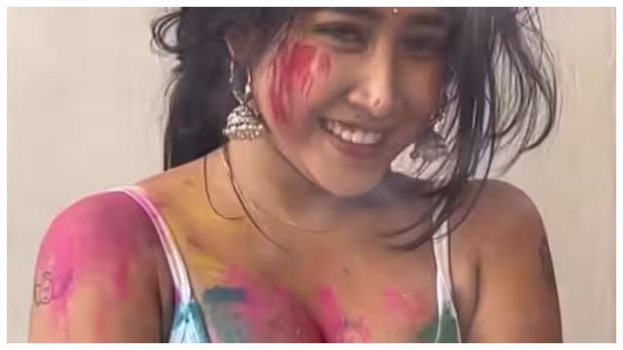 Sofia Ansari fire the internet...