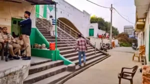 These mosques will be covered with tarpaulin in Sambhal