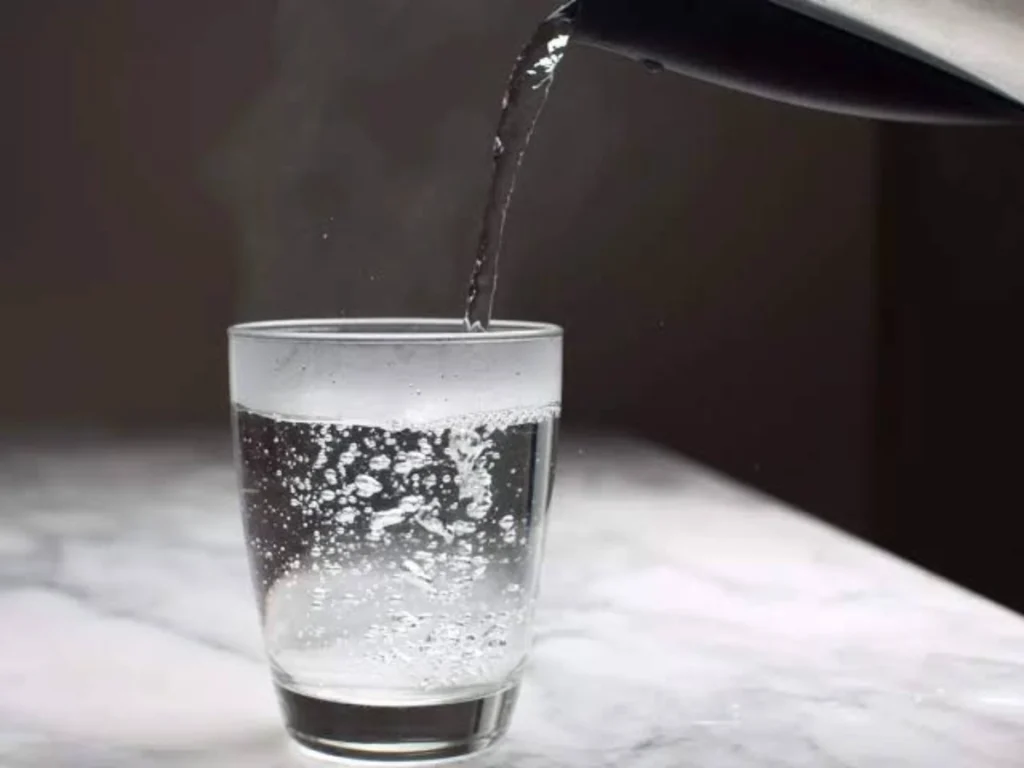 There are many benefits of drinking hot water in summer, you will stay away from these 5 diseases