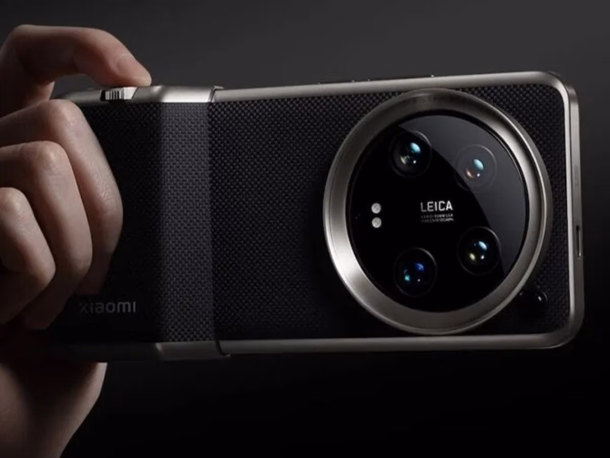 Xiaomi 15 Ultra with