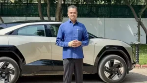 After Anurag Kashyap, Milind Deora Buys This Mahindra EV – Check Price, Range, and More!