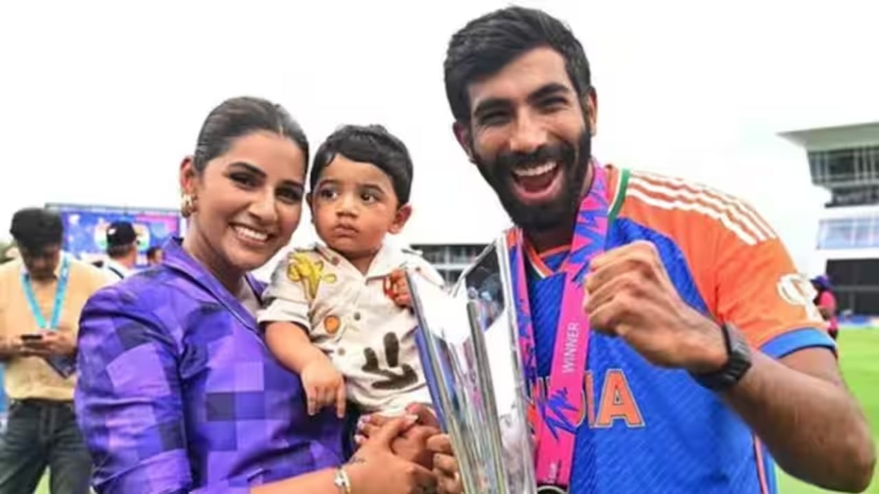 Sanjana-Bumrah net worth :