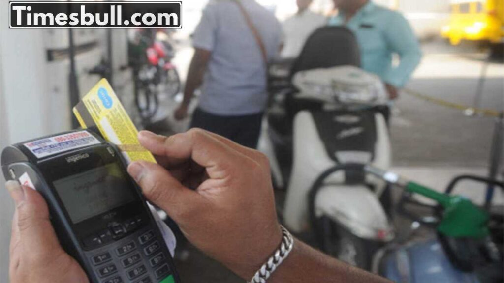 Is Petrol pumps are becoming the new hub of credit card fraud? Keep this things in mind 