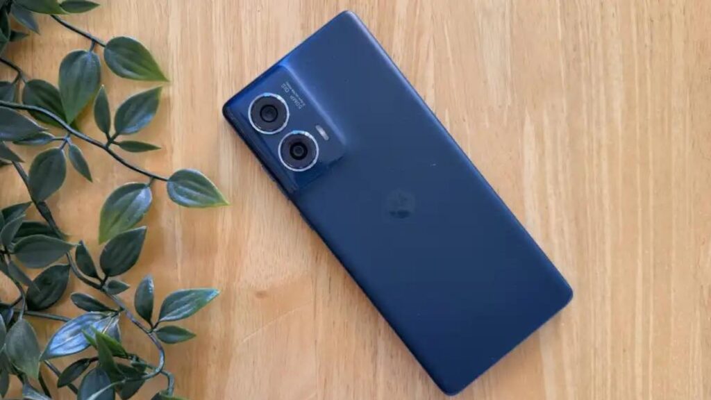 Motorola Edge 50 Fusion 5G पर भारी छूट, जानें कीमत और फीचर्स