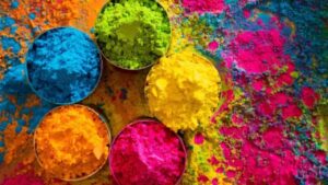 Holi 2025: होली के दिन घर की बहु को सुबह सबसे पहले उठकर करना चाहिए ये काम, जानें यहां