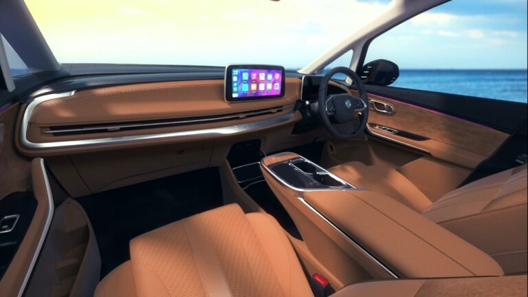 लॉन्च से पहले ही शोरूम में दिखी MG M9 इलेक्ट्रिक MPV, बुकिंग भी शुरू