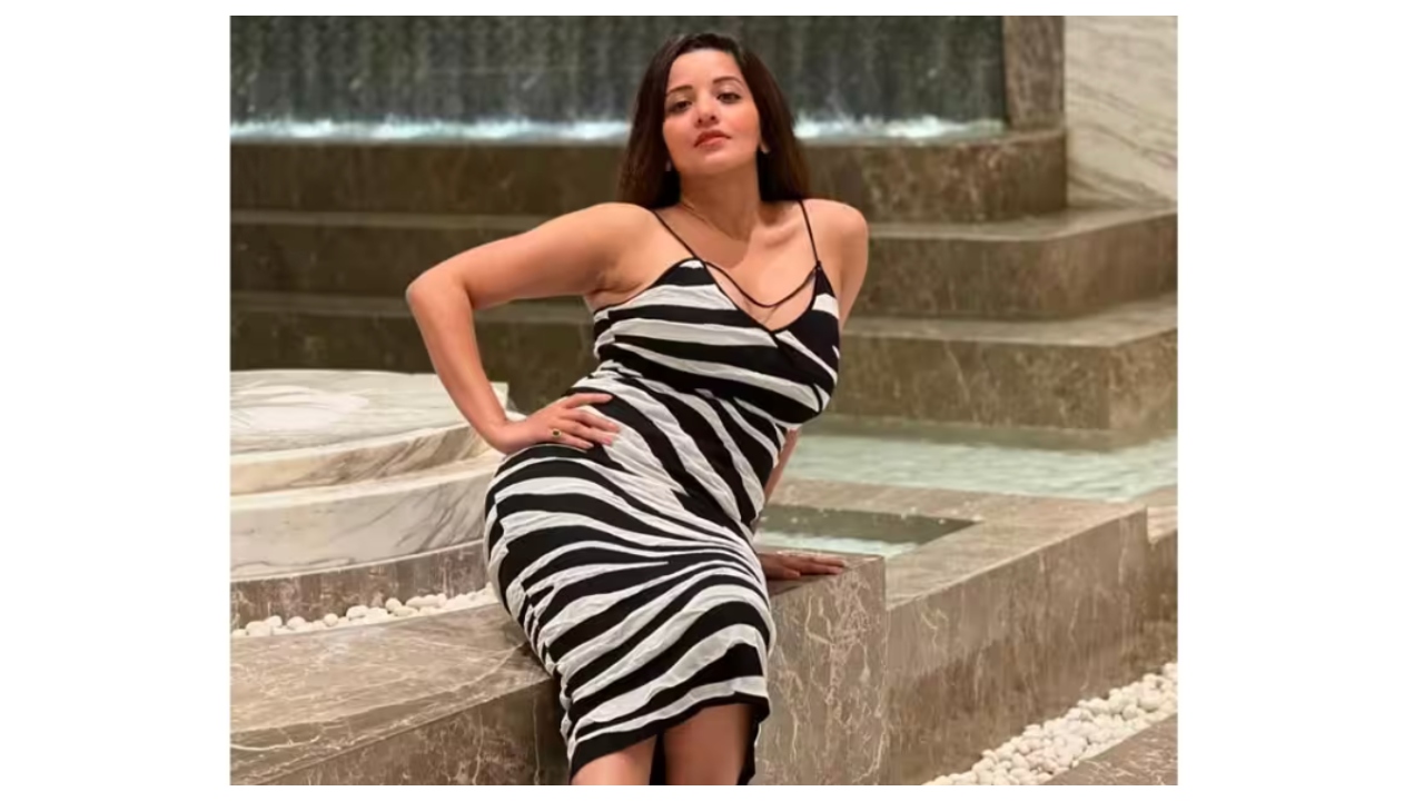 Bhojpuri Actress Monalisa Bikini Photos...