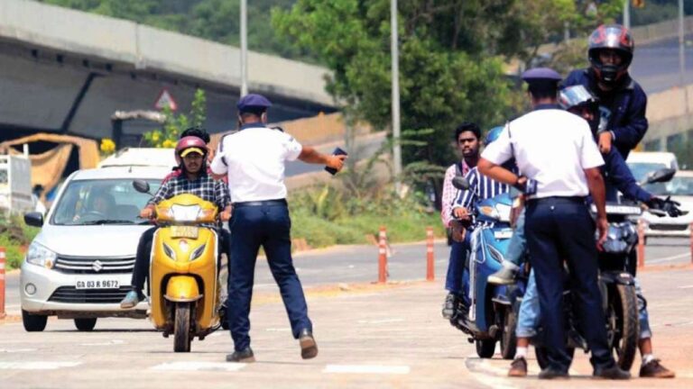 Traffic Challan: ट्रैफिक चालान को लेकर बड़ा अपडेट! घर बैठे ऐसे भरे चालान, जानें जल्दी