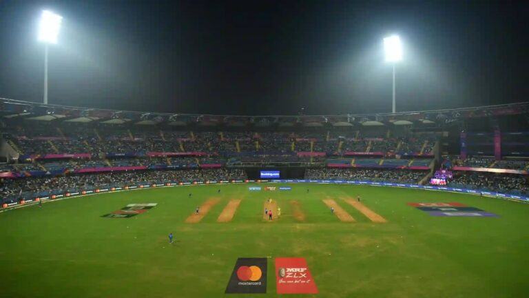 MI vs KKR Pitch Report: वानखेड़े स्टेडियम में होगी चौकों-छक्कों की बारिश, लगेगा रनों का अंबार