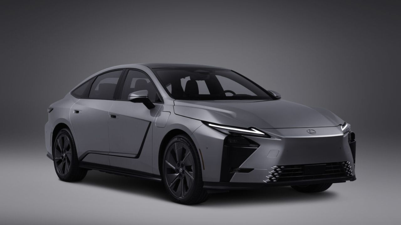 Lexus ES: Best Sedan Car...