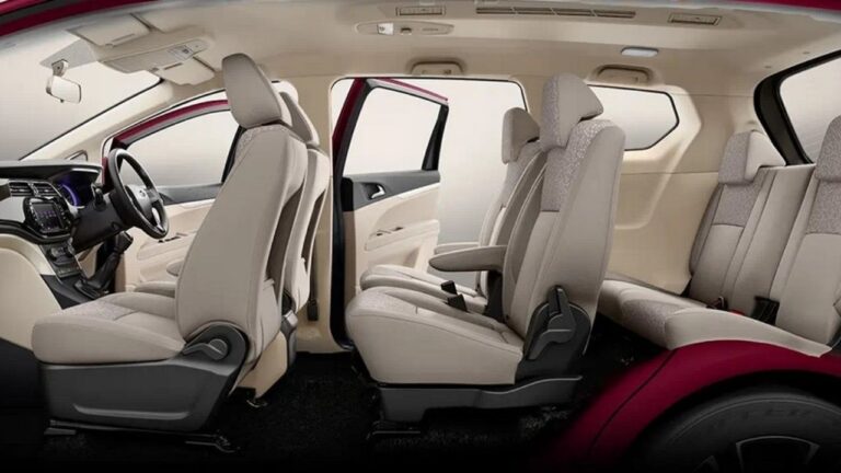 Mahindra Marazzo Car: The Perfect 7 Seater Car, Packed with Great Dashboard and Powerful Engine Performance