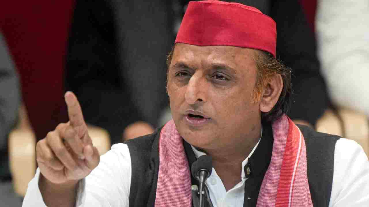 अखिलेश यादव की बत्ती
