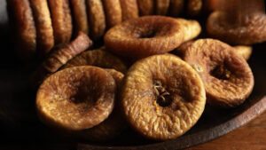 Anjeer ke fayde - 5 Benefits of Eating Soaked Anjeer in Water