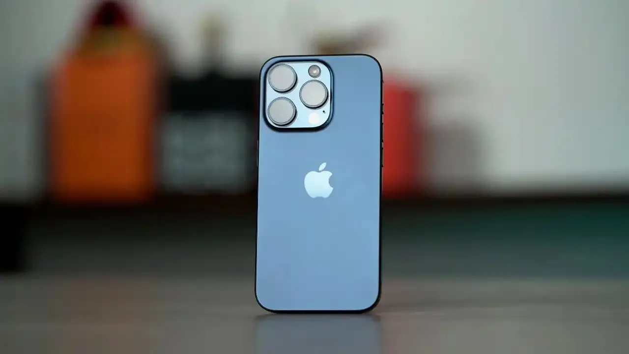 Apple iPhone 15
