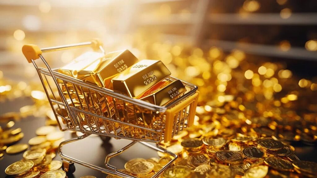 Demand for light weight jewelery on Akshaya Tritiya, gold price on the sky