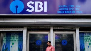 SBI alerts users, frauds are being prevented to account holders for high returns