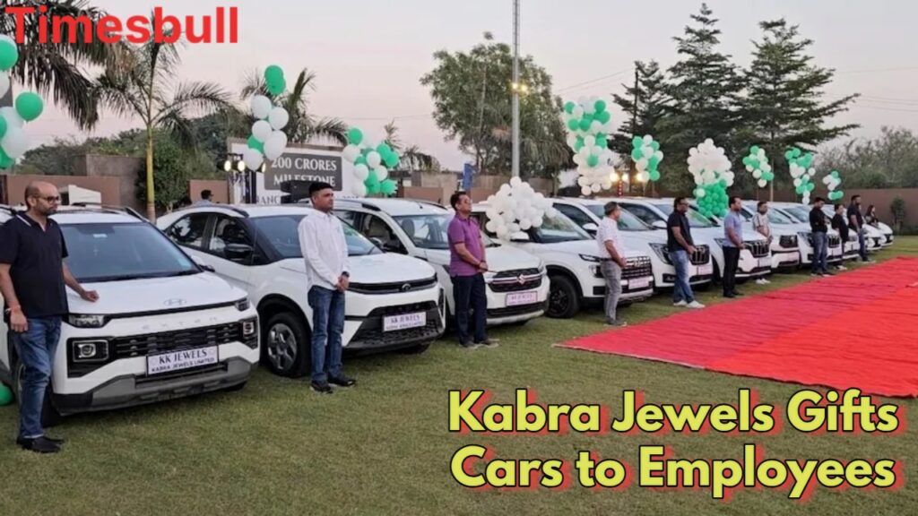 Kabra Jewels Gifts Cars to Employees (1)