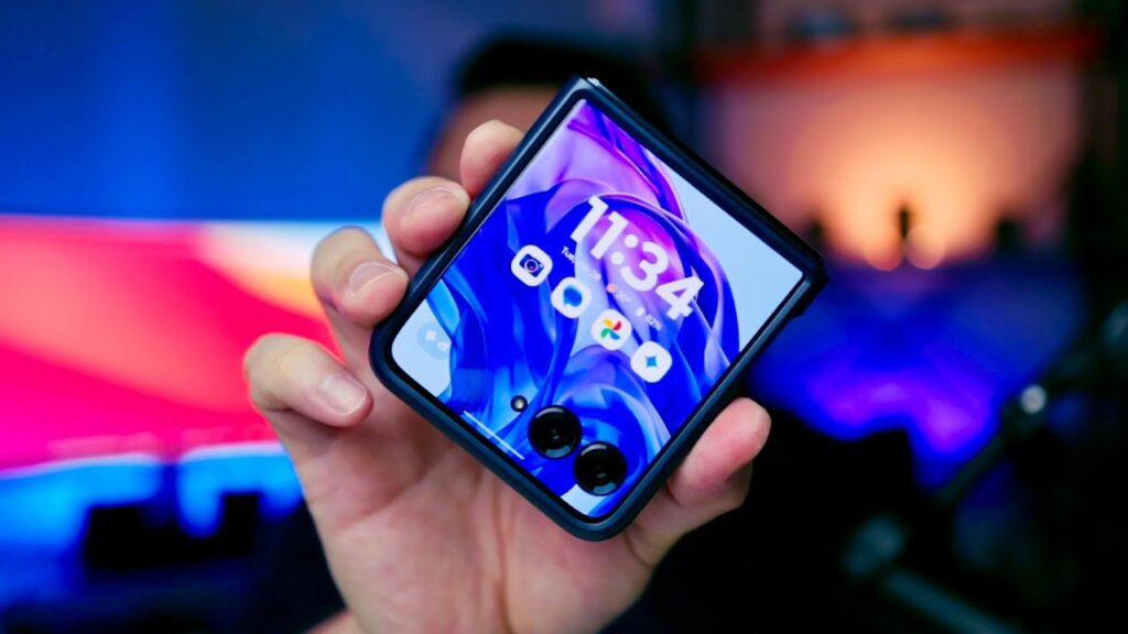 Moto Razr 2025 : The Flip Phone Revolution Returns , Get Ready for Latest Foldable Phone
