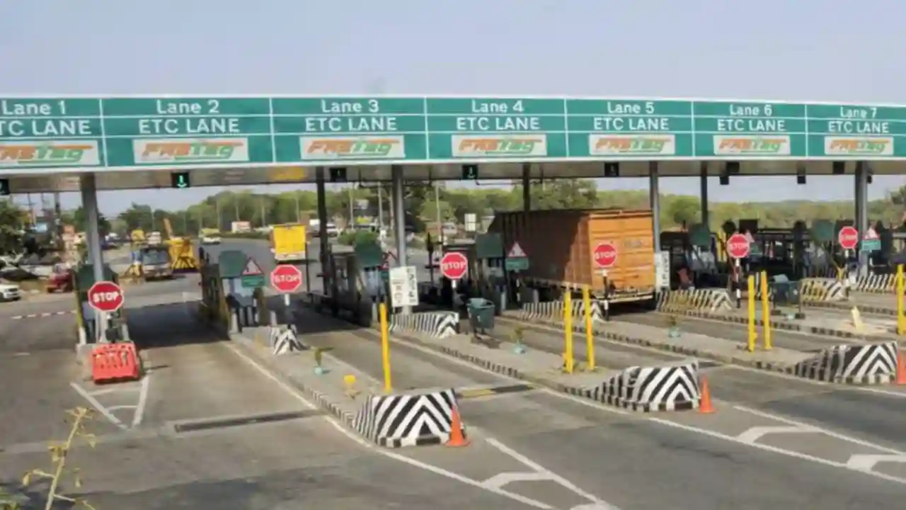 New Toll System: हाईवे से...