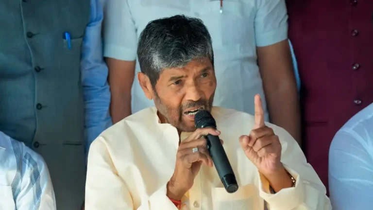 पशुपति पारस ने चुनाव जीतने के लिए लगाई पूरी जोर, चाचा-भतीजे के बीच इस बार कांटे की टक्कर