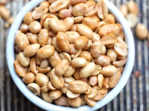 Benefits of eating peanuts