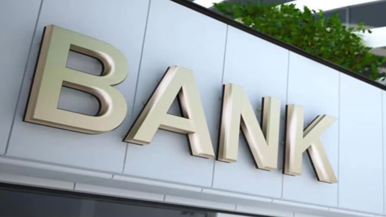 This Private Bank Revises FD...